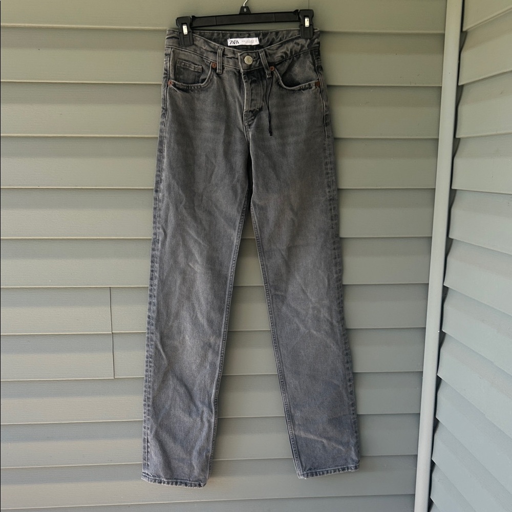 Zara mid rise gray wash straight leg jeans size 0